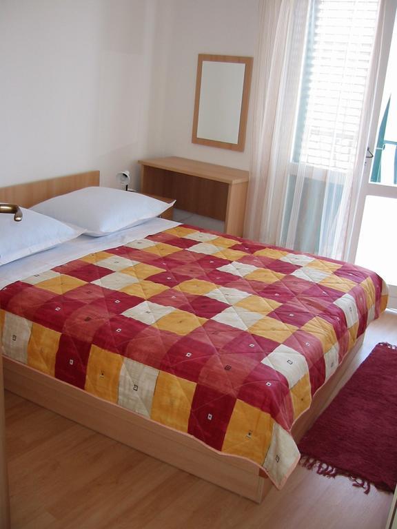 Apartments Waterfront Ivan Podgora Quarto foto
